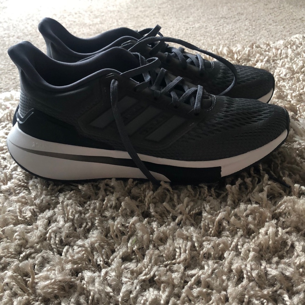 NEW Adidas running shoe 7.5
